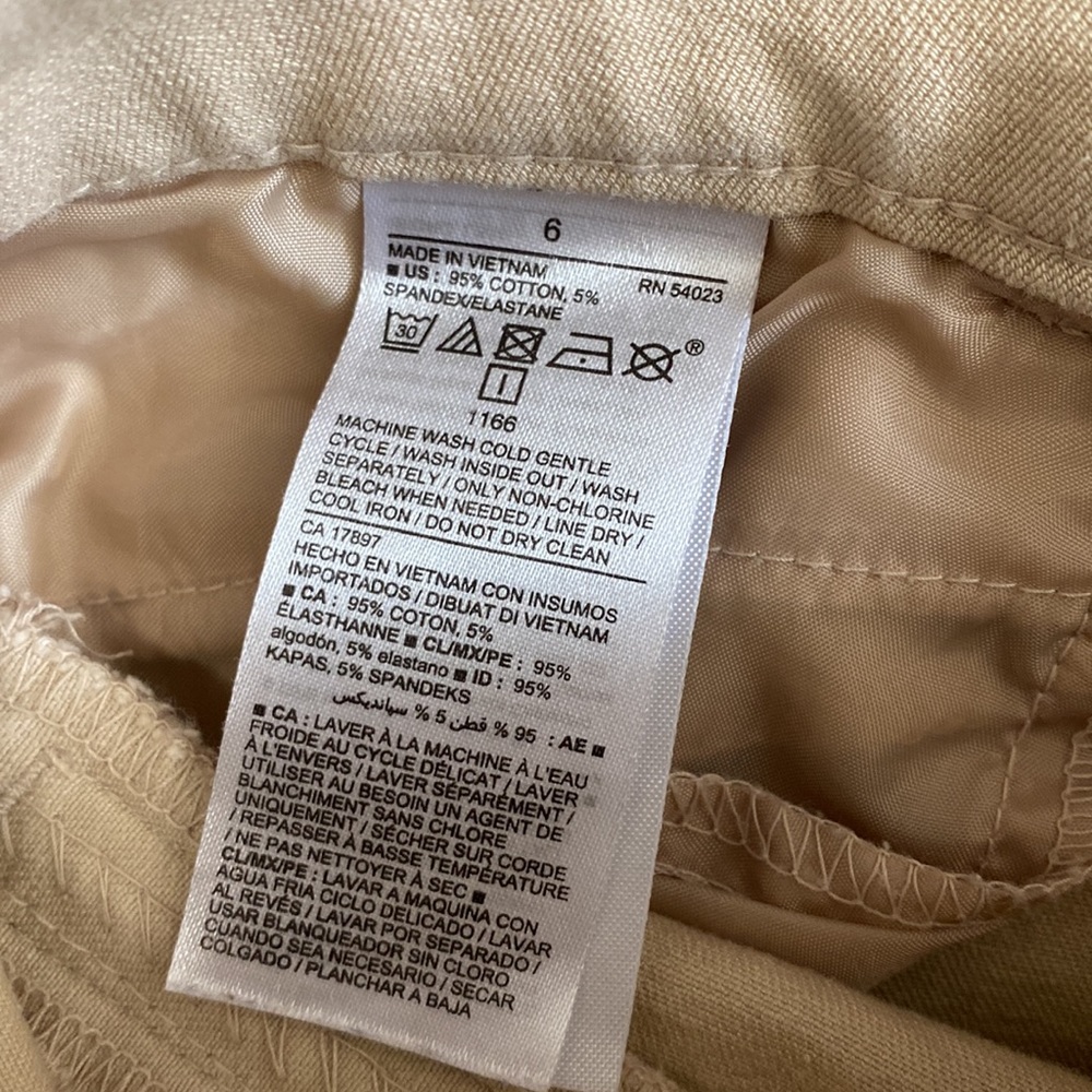 Old Navy Khaki Pixie Pants - Picture 6 of 6